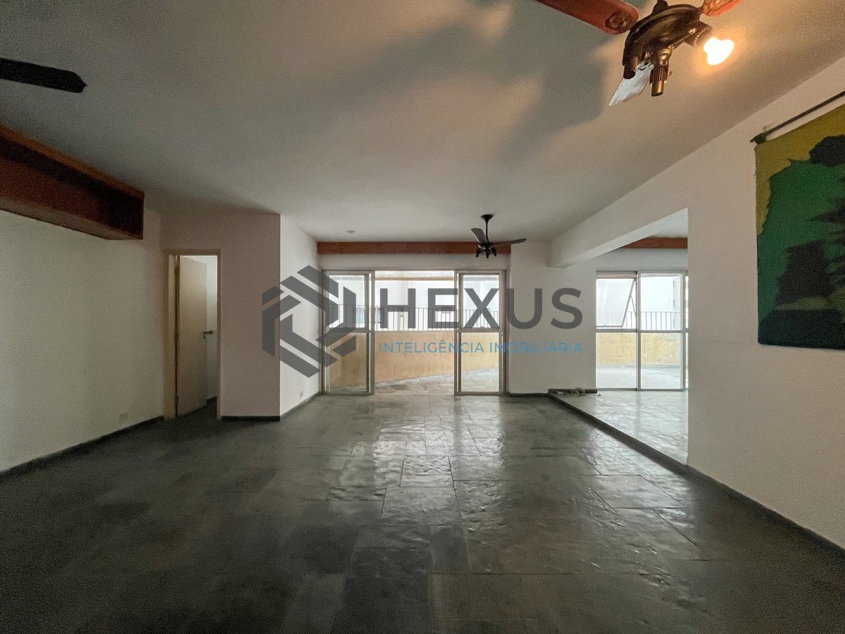 Foto 2 de Apartamento com varanda, vista mar e lazer na Praia das Pitangueiras, Guaruja