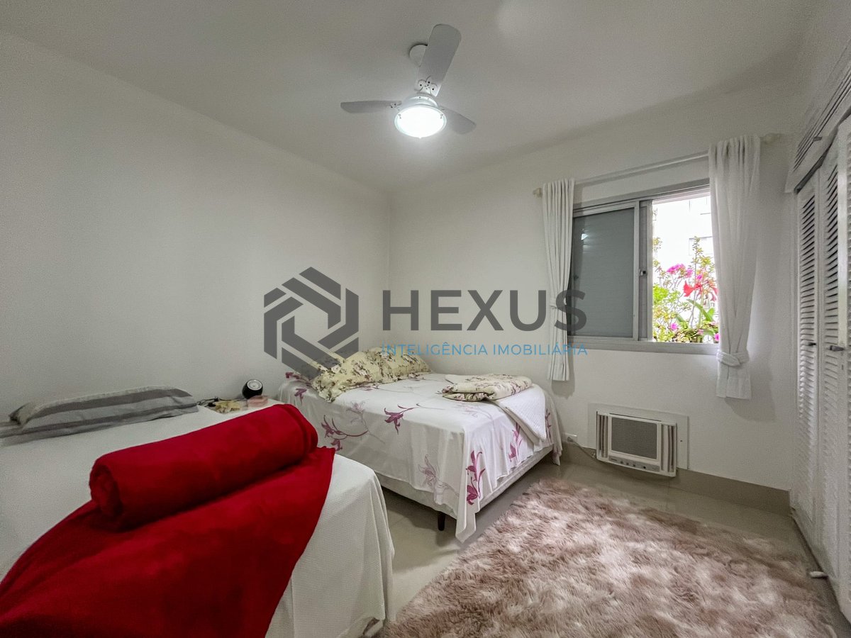 Foto 17 de Apartamento com varanda, vista mar e lazer na Praia das Pitangueiras, Guaruja