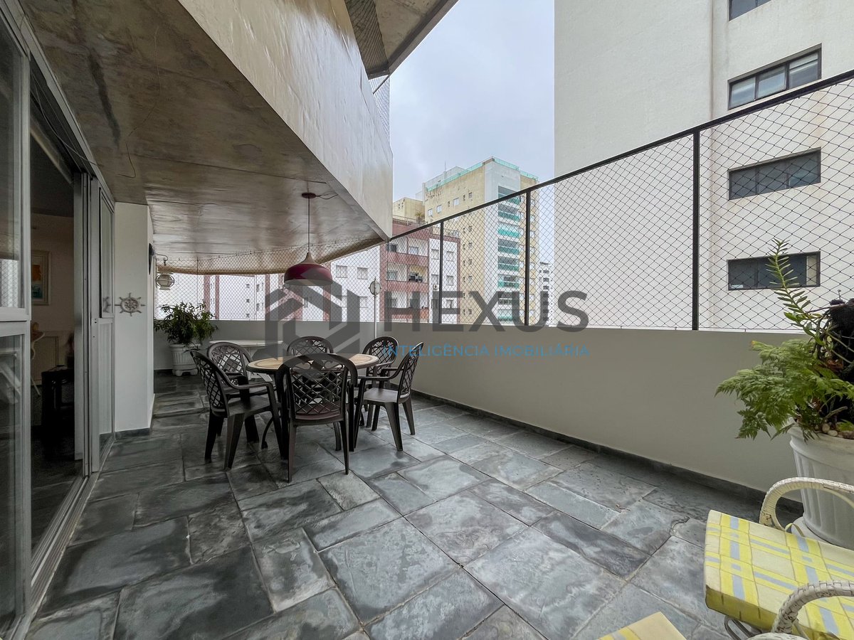 Foto 11 de Apartamento com varanda, vista mar e lazer na Praia das Pitangueiras, Guaruja