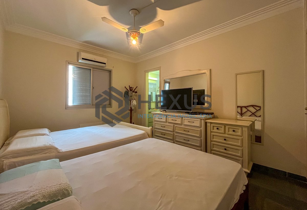 Foto 16 de Apartamento com varanda, vista mar e lazer na Praia das Pitangueiras, Guaruja