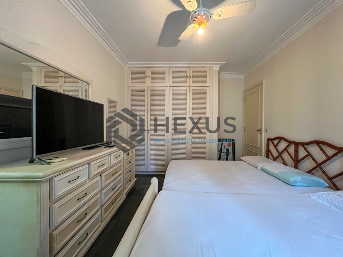 Foto 18 de Apartamento com varanda, vista mar e lazer na Praia das Pitangueiras, Guaruja