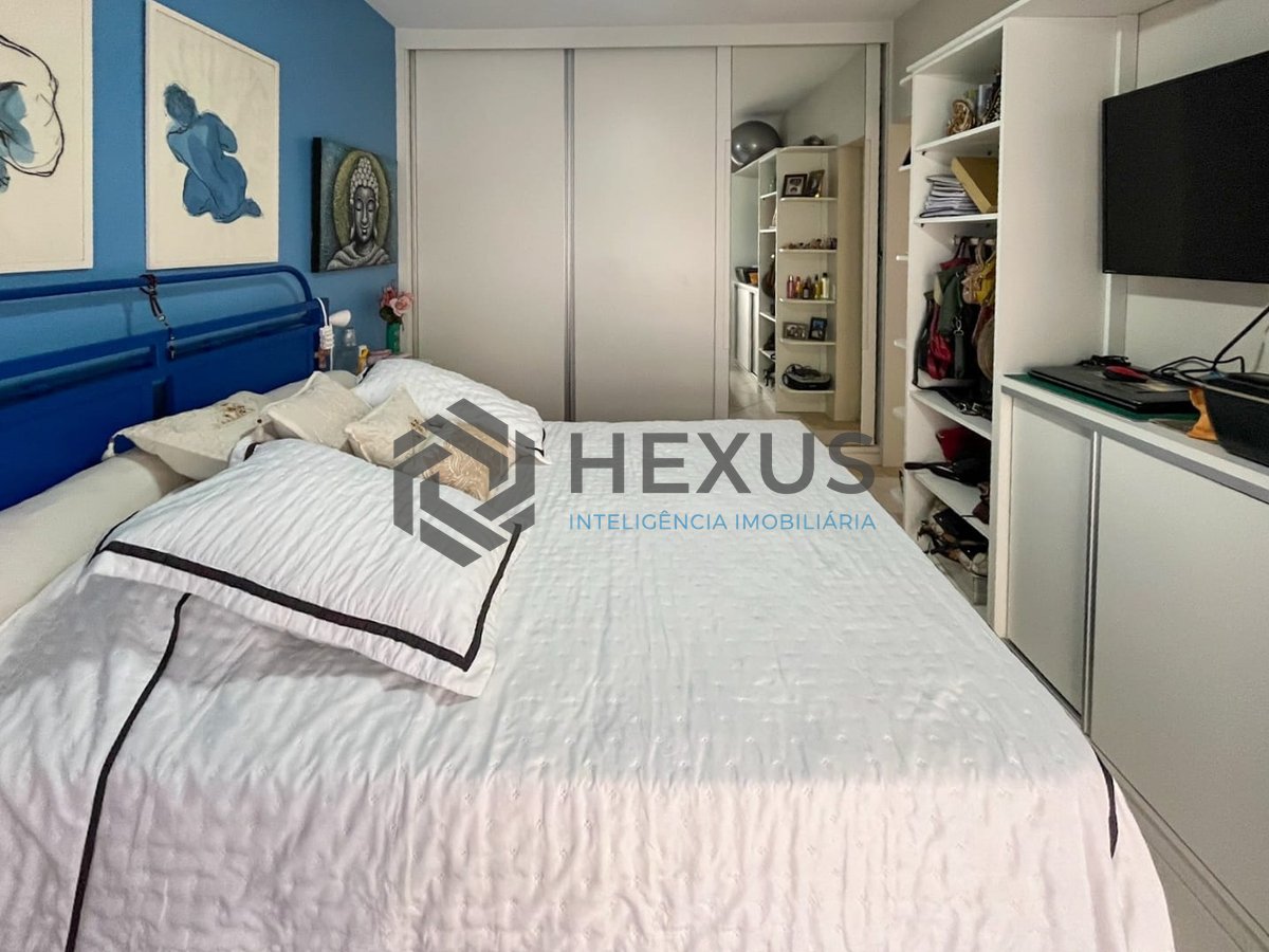 Foto 21 de Apartamento com varanda e lazer a uma quadra da Praia das Pitangueiras, Guaruja
