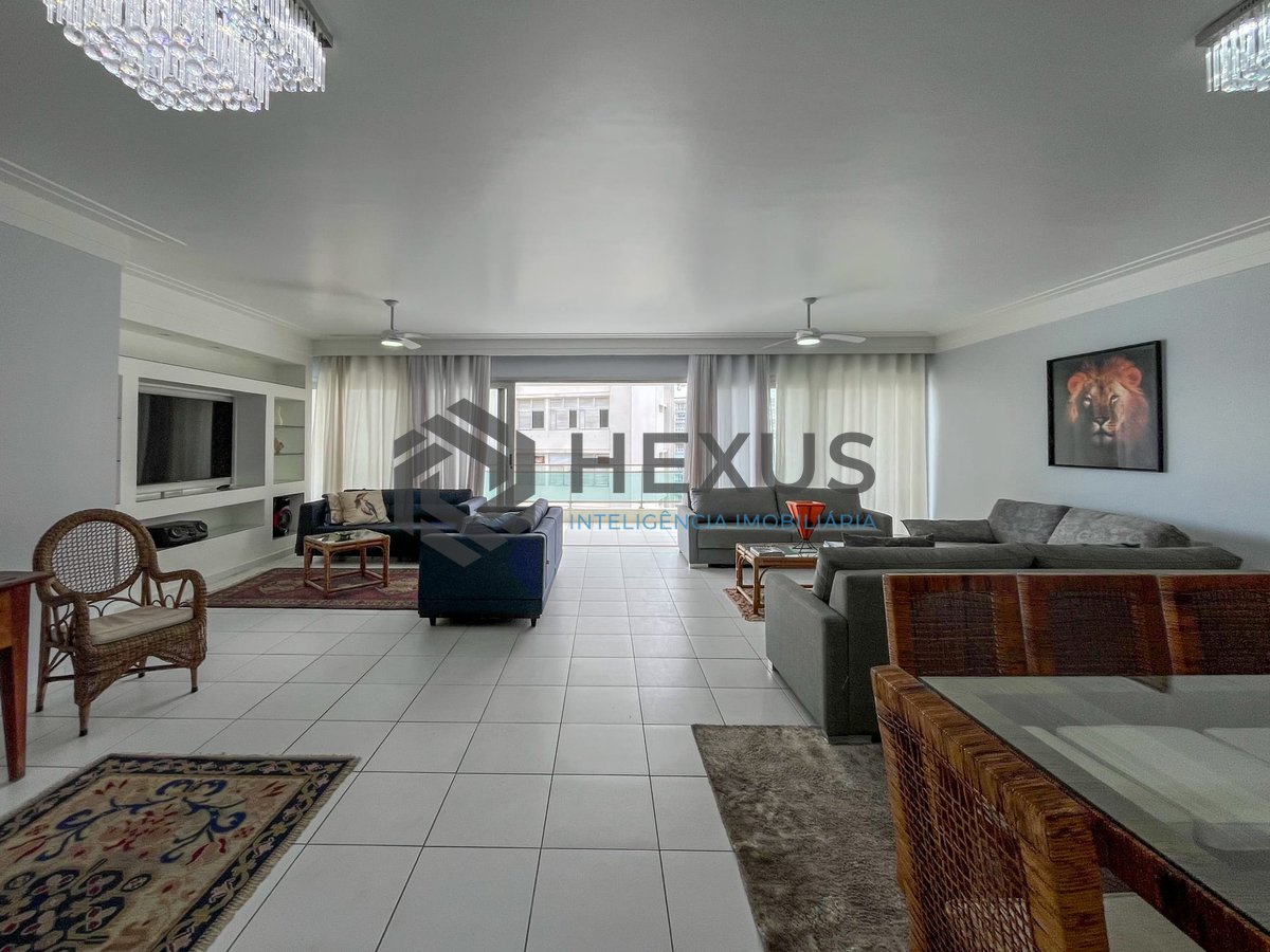 Foto 2 de Apartamento com varanda, vista mar e lazer na quadra-mar da Praia das Pitangueiras, Guaruja