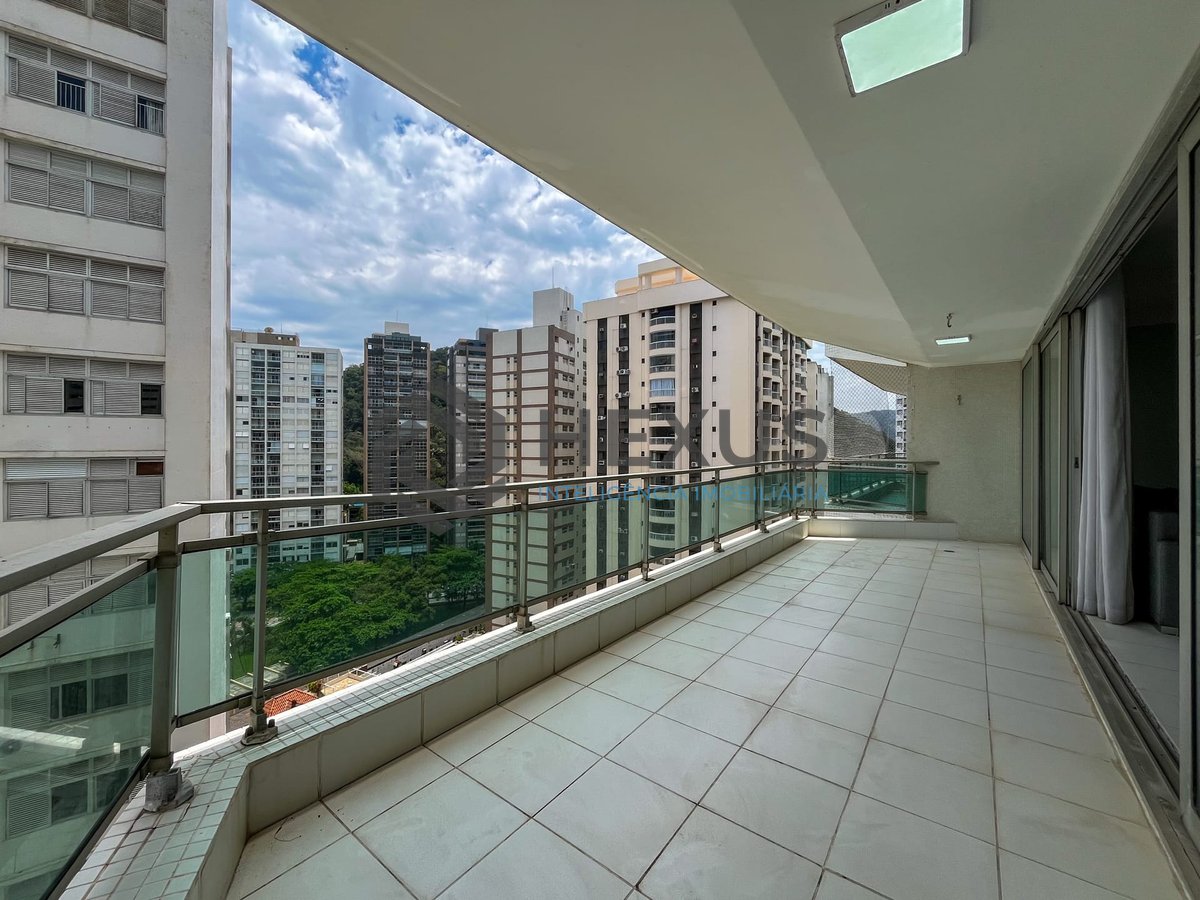 Foto 12 de Apartamento com varanda, vista mar e lazer na quadra-mar da Praia das Pitangueiras, Guaruja
