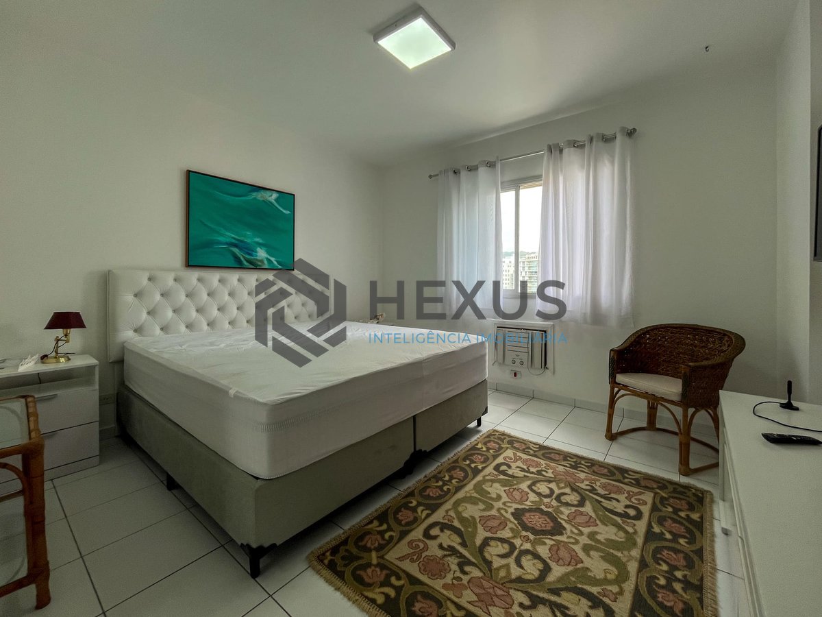 Foto 17 de Apartamento com varanda, vista mar e lazer na quadra-mar da Praia das Pitangueiras, Guaruja