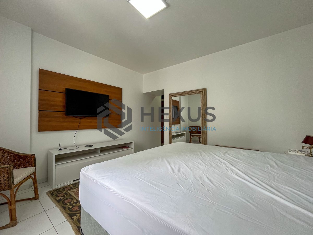 Foto 19 de Apartamento com varanda, vista mar e lazer na quadra-mar da Praia das Pitangueiras, Guaruja