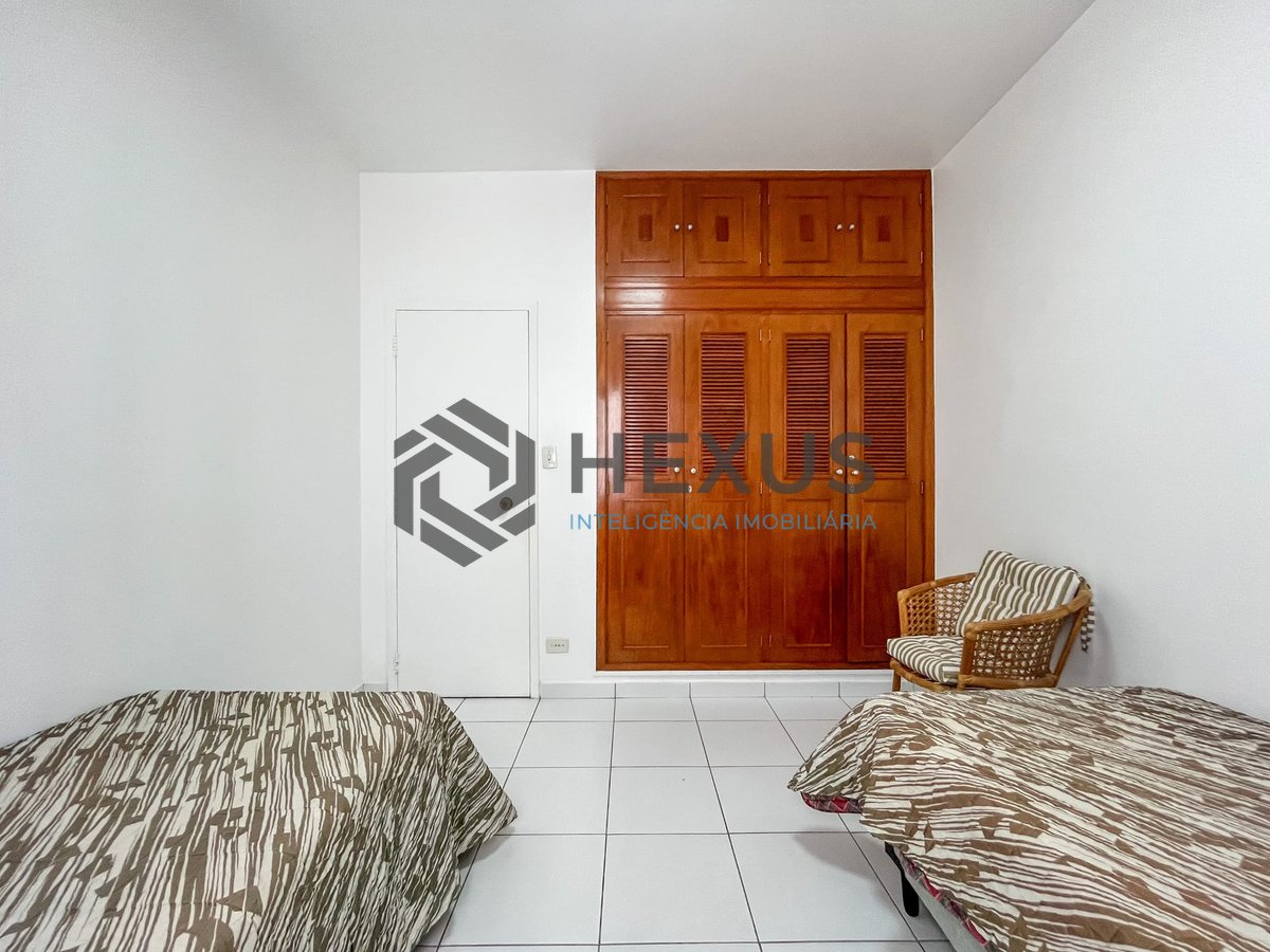 Foto 23 de Apartamento com varanda, vista mar e lazer na quadra-mar da Praia das Pitangueiras, Guaruja