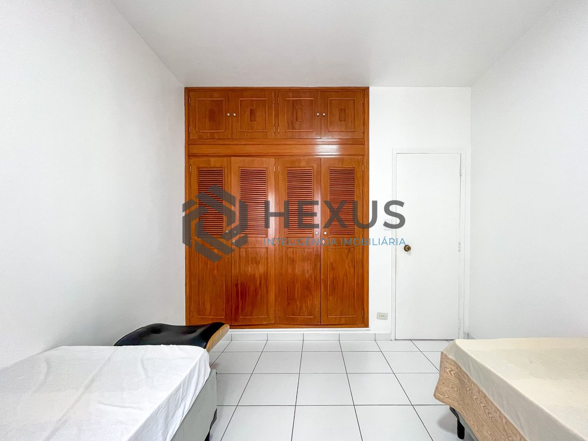 Foto 25 de Apartamento com varanda, vista mar e lazer na quadra-mar da Praia das Pitangueiras, Guaruja