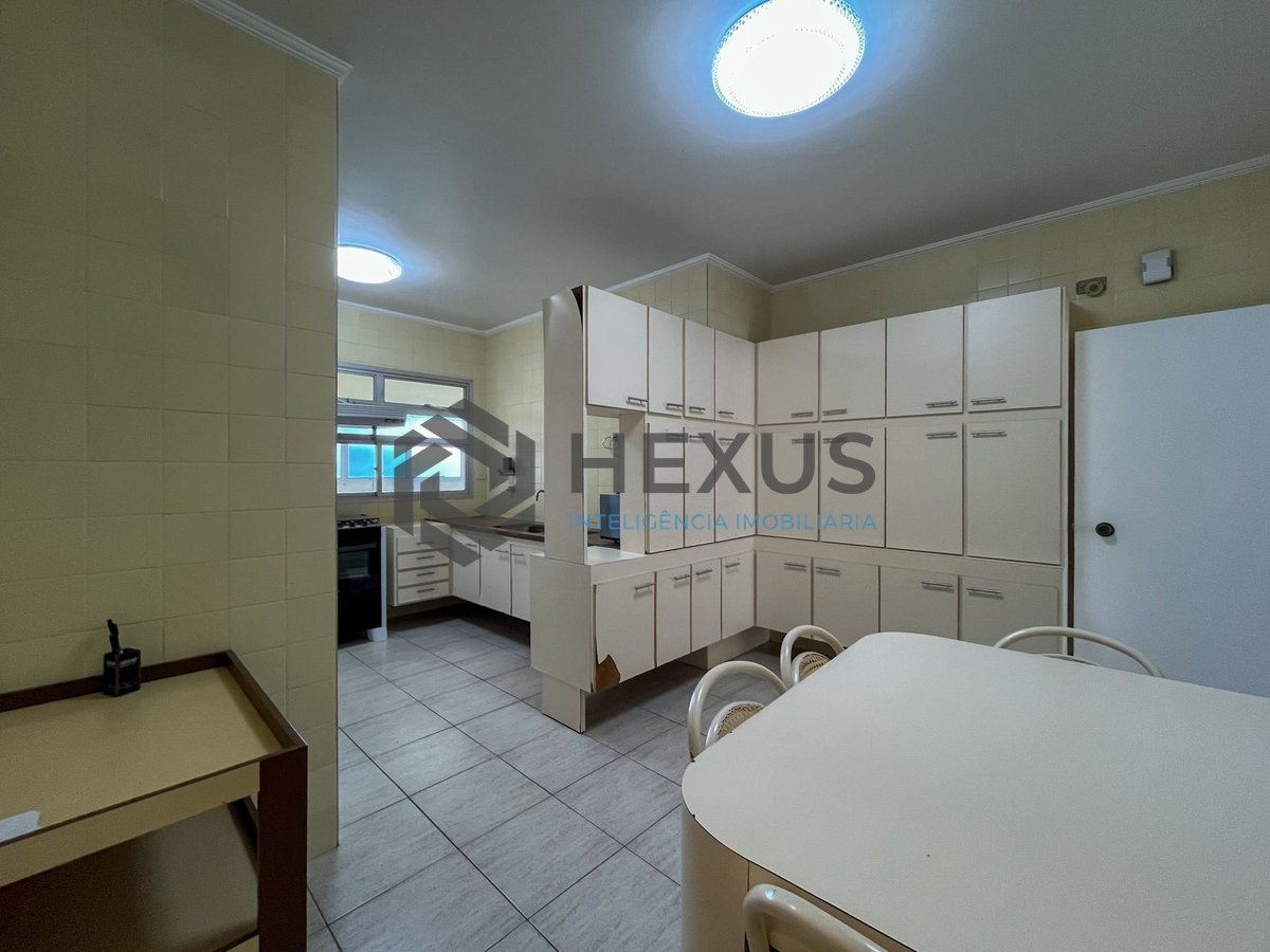 Foto 34 de Apartamento com varanda, vista mar e lazer na quadra-mar da Praia das Pitangueiras, Guaruja