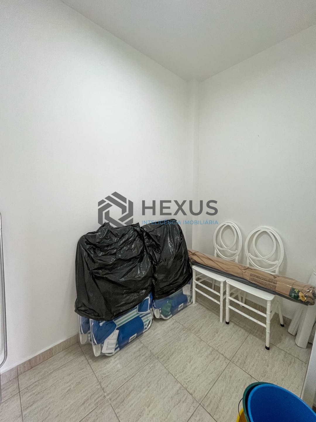 Foto 40 de Apartamento com varanda, vista mar e lazer na quadra-mar da Praia das Pitangueiras, Guaruja