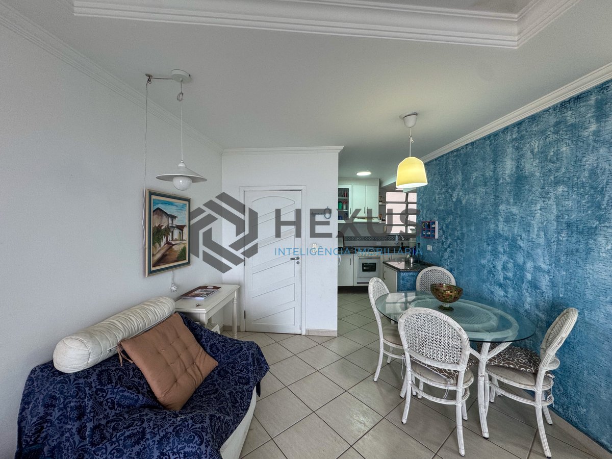 Foto 4 de Apartamento frente mar com varanda e lazer na Praia das Pitangueiras, Guarujá
