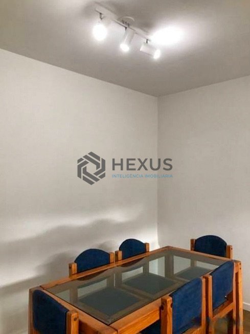 Foto 5 de Apartamento com varanda e lazer a duas quadras da Praia das Pitangueiras, Guaruja