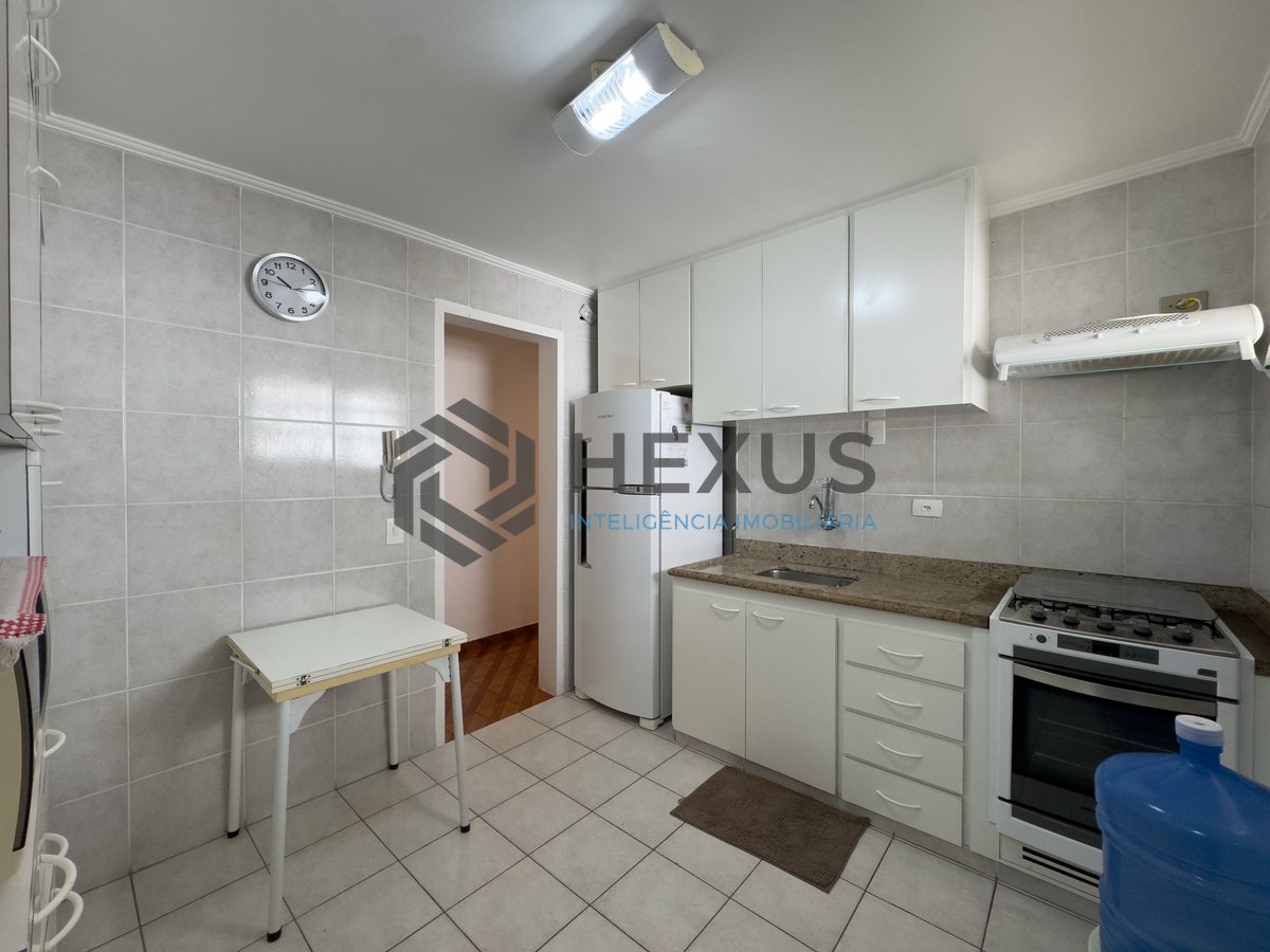 Foto 19 de Apartamento com varanda e vista mar na quadra-mar da Praia das Pitangueiras, Guaruja