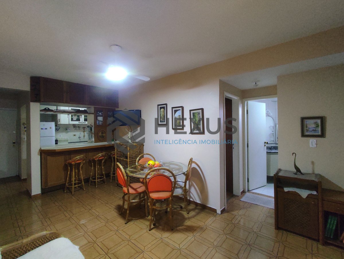Foto 2 de Apartamento frente rua com varanda e vista livre na Praia da Enseada, Guaruja