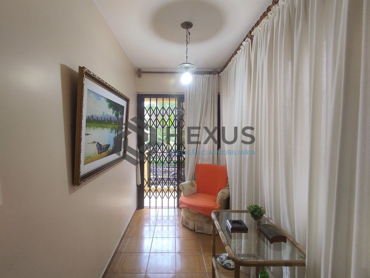 Foto 7 de Apartamento frente rua com varanda e vista livre na Praia da Enseada, Guaruja