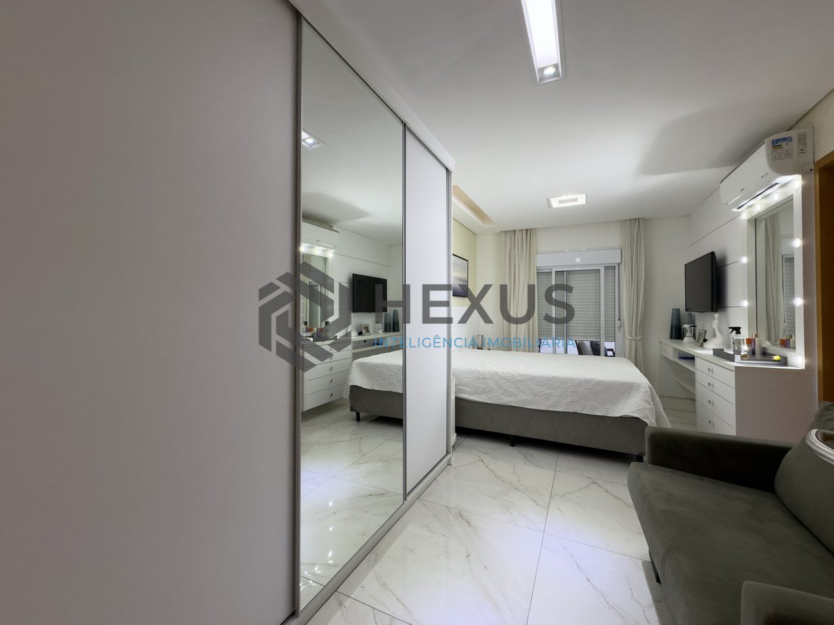 Foto 22 de Apartamento reformado com varanda gourmet e lazer na Praia das Pitangueiras, Guaruja