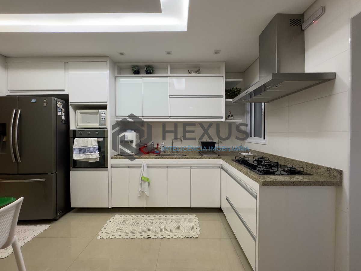 Foto 44 de Apartamento reformado com varanda gourmet e lazer na Praia das Pitangueiras, Guaruja