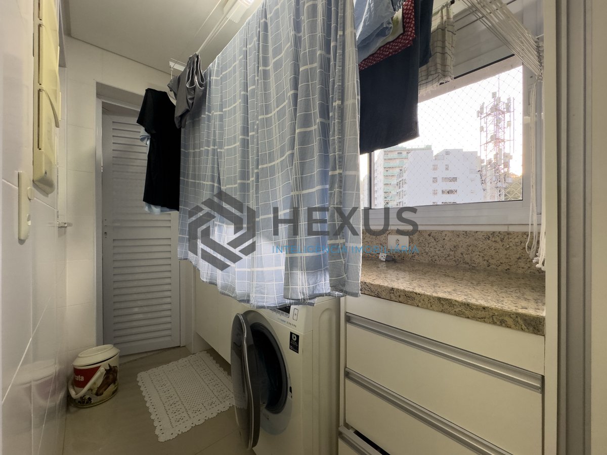 Foto 45 de Apartamento reformado com varanda gourmet e lazer na Praia das Pitangueiras, Guaruja