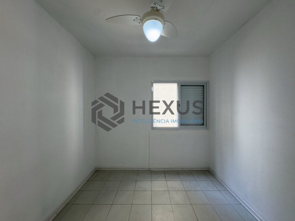 Foto 11 de Apartamento com varanda na quadra mar da Praia das Pitangueiras, Guaruja