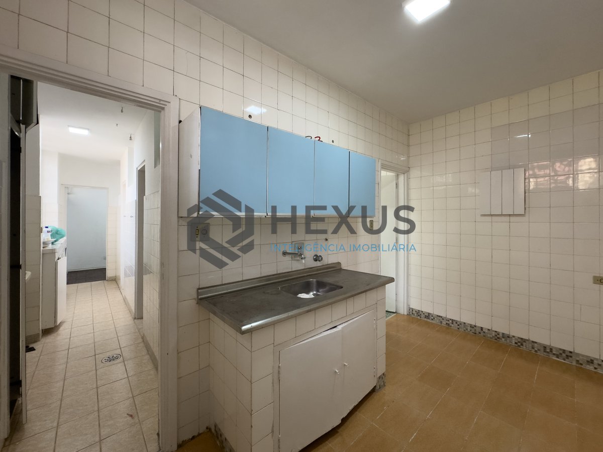 Foto 23 de Apartamento com varanda na quadra mar da Praia das Pitangueiras, Guaruja