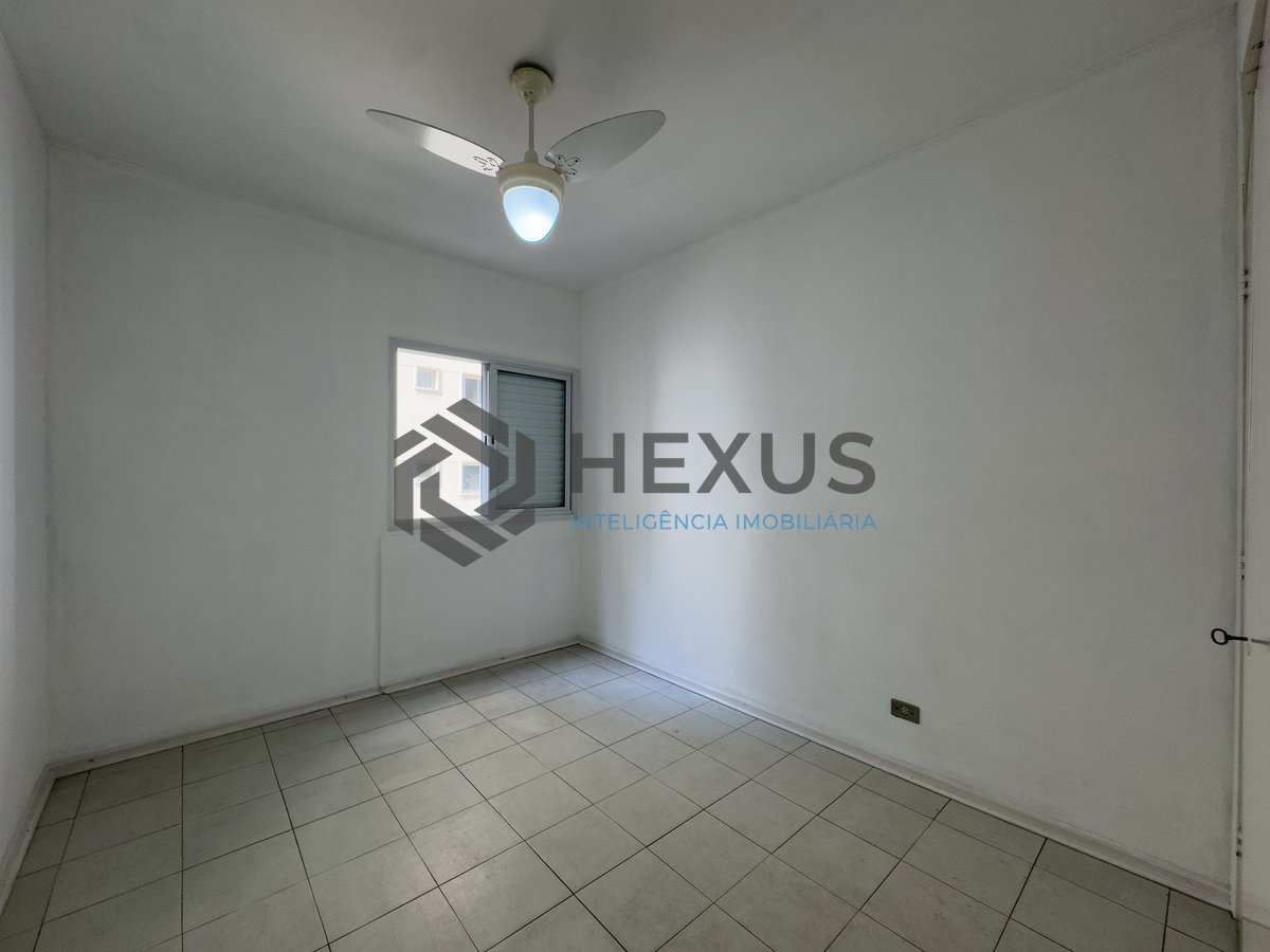 Foto 10 de Apartamento com varanda na quadra mar da Praia das Pitangueiras, Guaruja