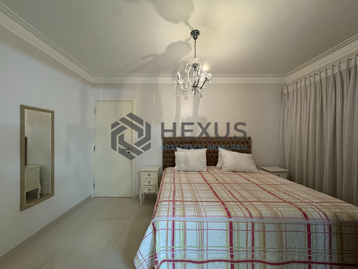 Foto 16 de Apartamento reformado com varanda a duas quadras da Praia das Pitangueiras, Guaruja