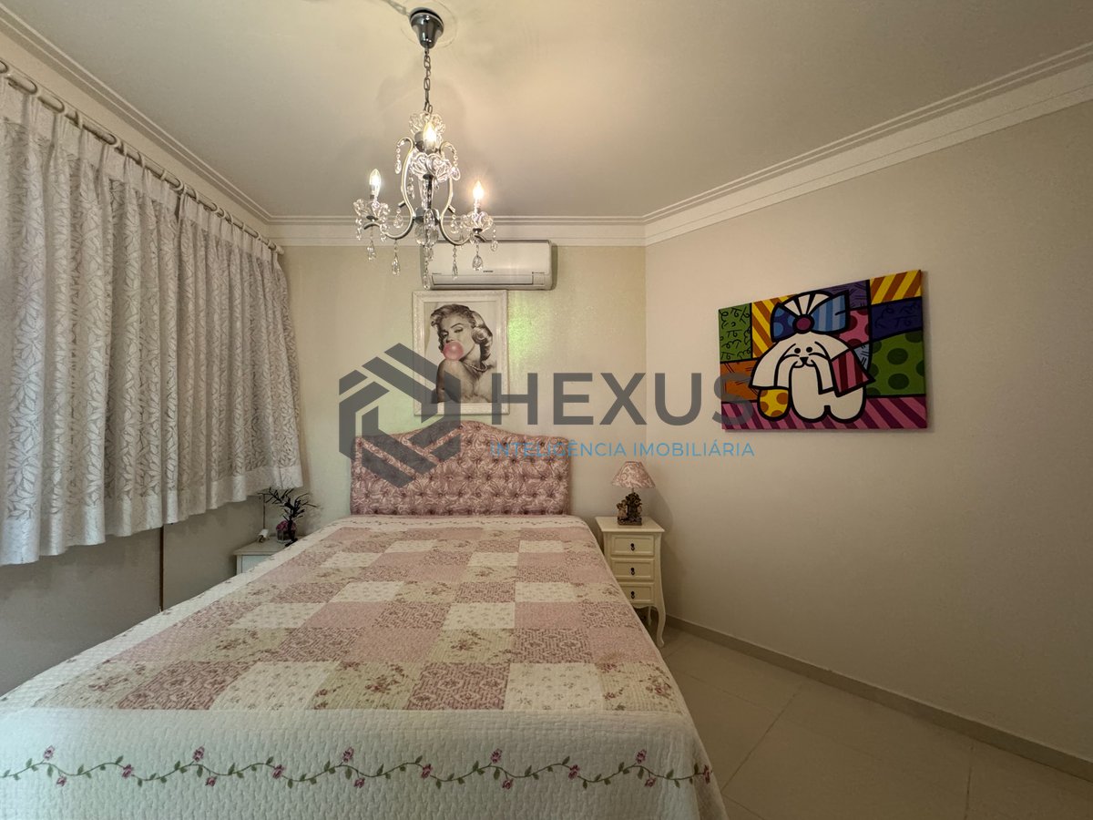 Foto 19 de Apartamento reformado com varanda a duas quadras da Praia das Pitangueiras, Guaruja