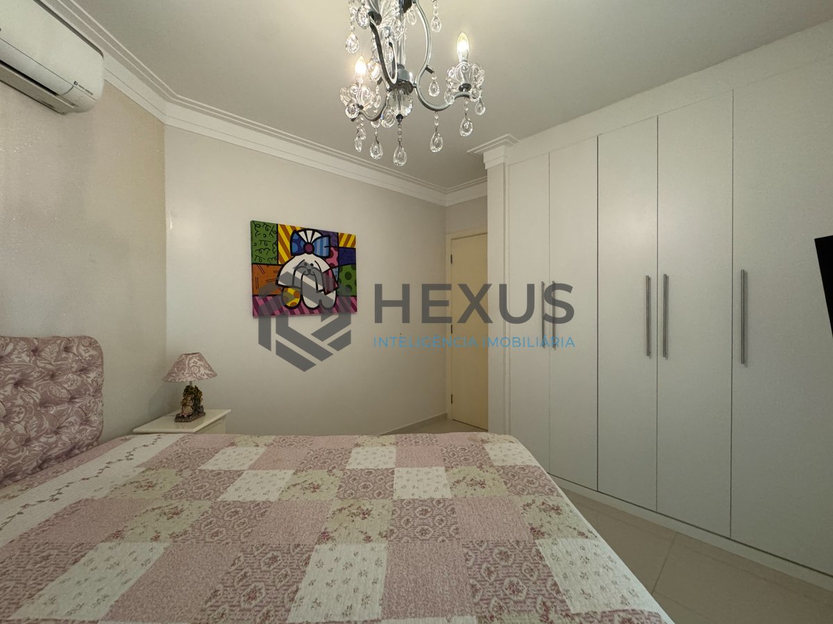 Foto 20 de Apartamento reformado com varanda a duas quadras da Praia das Pitangueiras, Guaruja