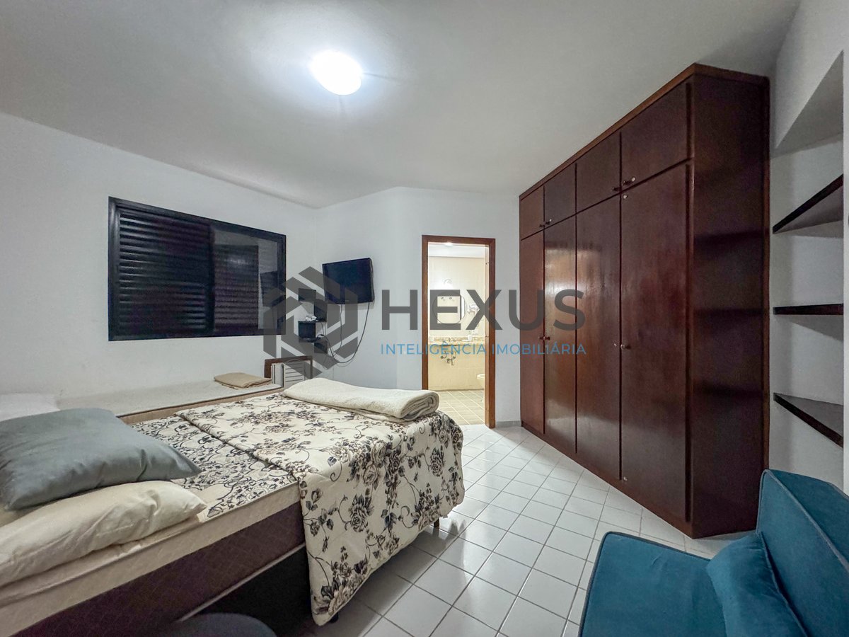 Foto 16 de Apartamento com varanda a duas quadras da Praia das Pitangueiras, Guaruja