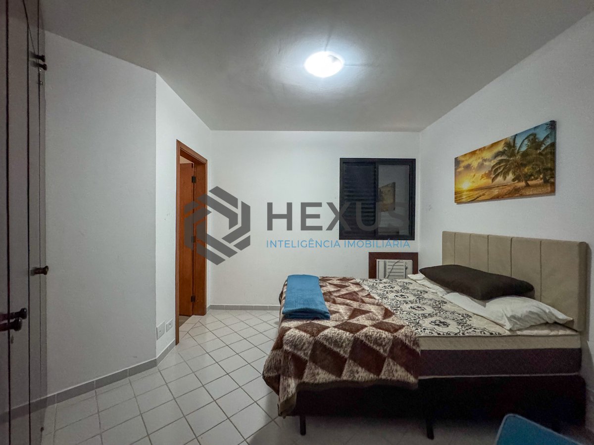 Foto 20 de Apartamento com varanda a duas quadras da Praia das Pitangueiras, Guaruja