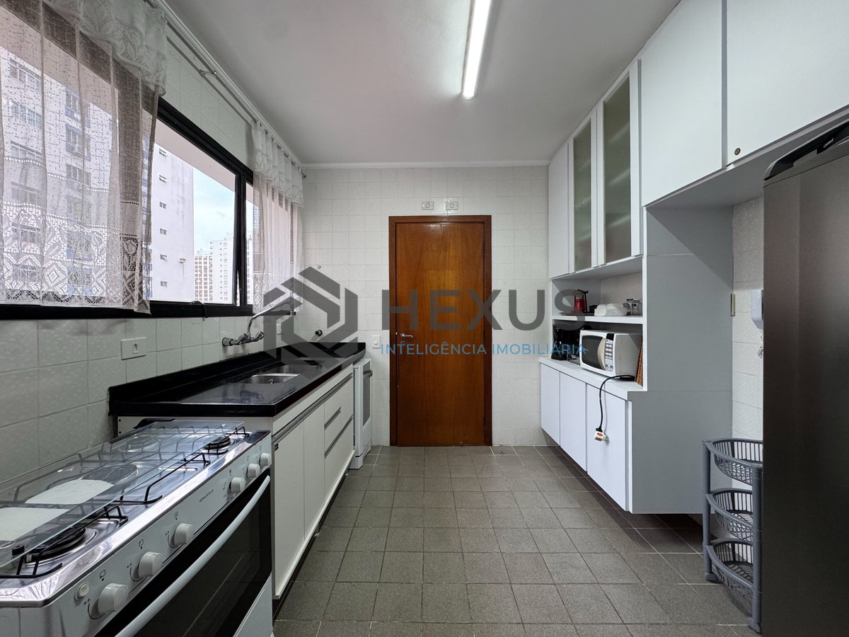 Foto 29 de Apartamento com varanda a duas quadras da Praia das Pitangueiras, Guaruja