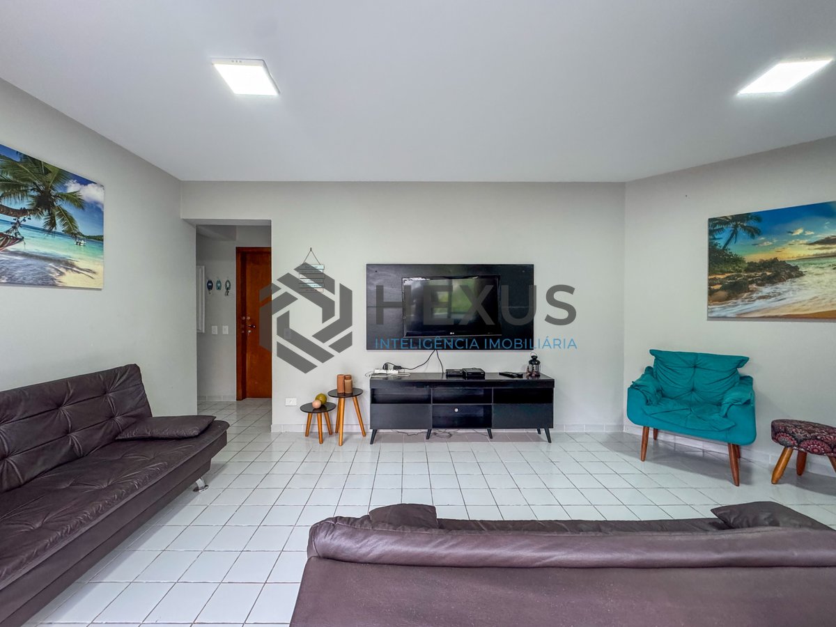 Foto 4 de Apartamento com varanda a duas quadras da Praia das Pitangueiras, Guaruja