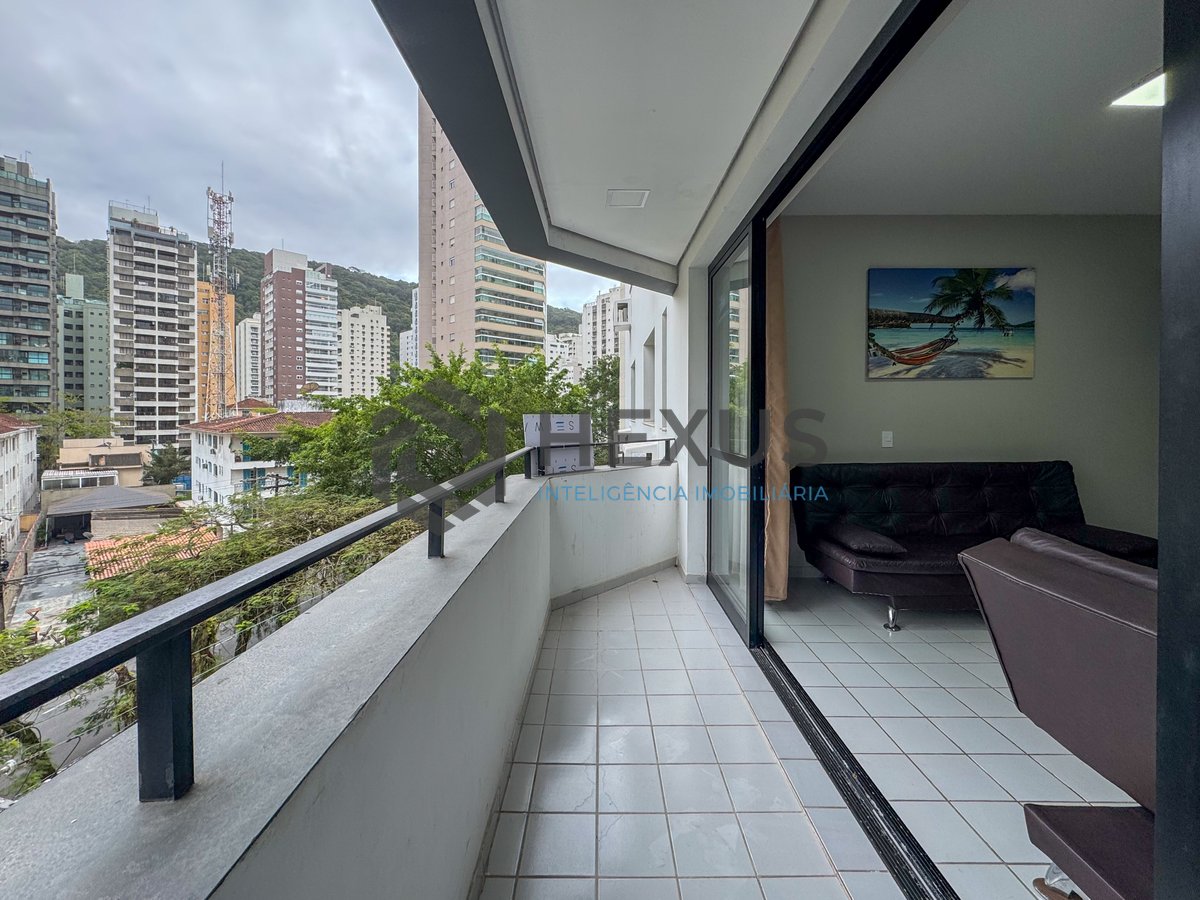 Foto 7 de Apartamento com varanda a duas quadras da Praia das Pitangueiras, Guaruja