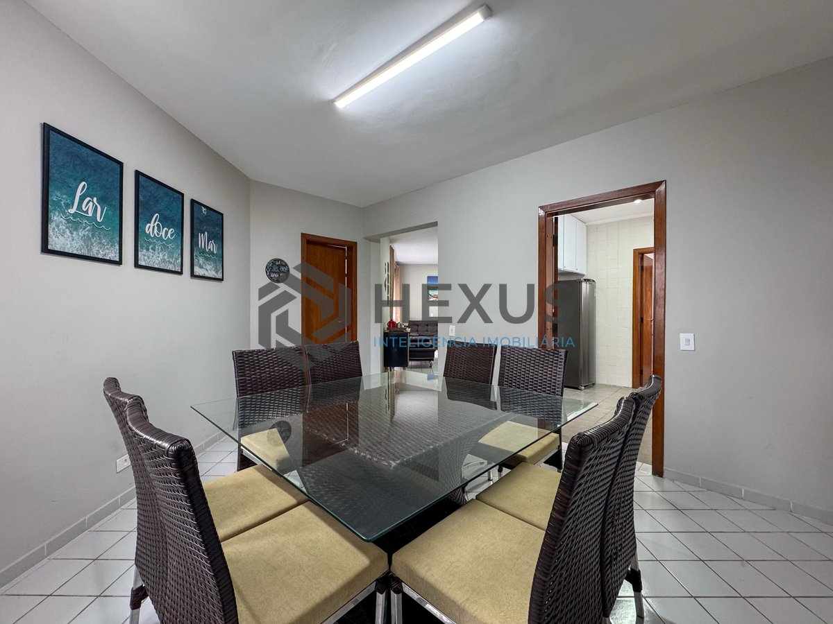 Foto 10 de Apartamento com varanda a duas quadras da Praia das Pitangueiras, Guaruja