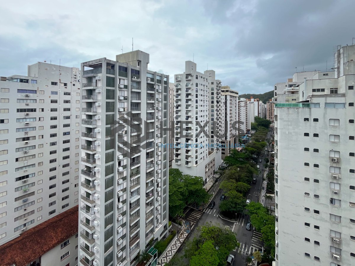 Foto 11 de Apartamento com varanda gourmet e lazer a duas quadras da Praia das Pitangueiras, Guaruja