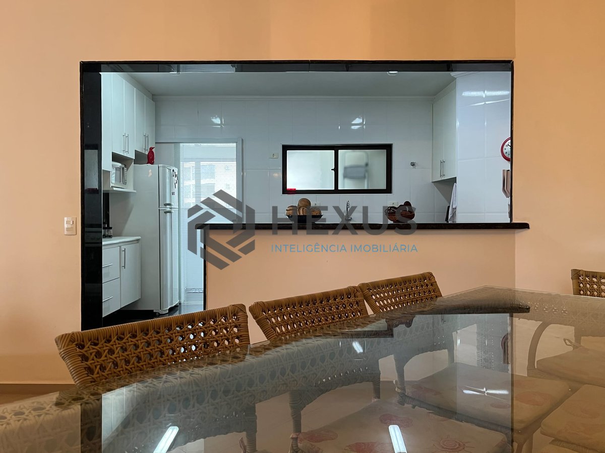 Foto 7 de Apartamento com varanda gourmet e lazer a duas quadras da Praia das Pitangueiras, Guaruja