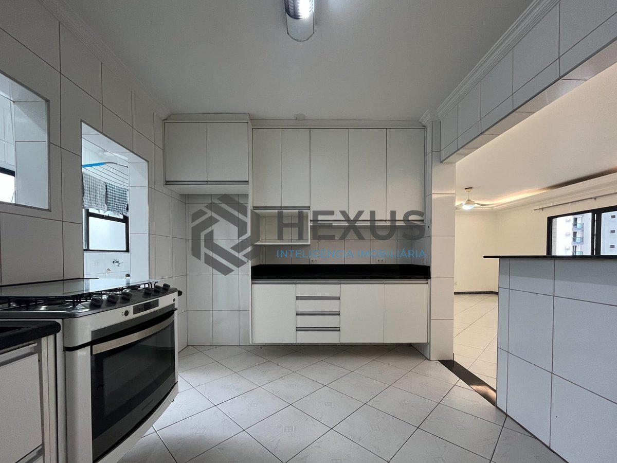 Foto 12 de Apartamento com varanda gourmet e lazer a duas quadras da Praia das Pitangueiras, Guaruja