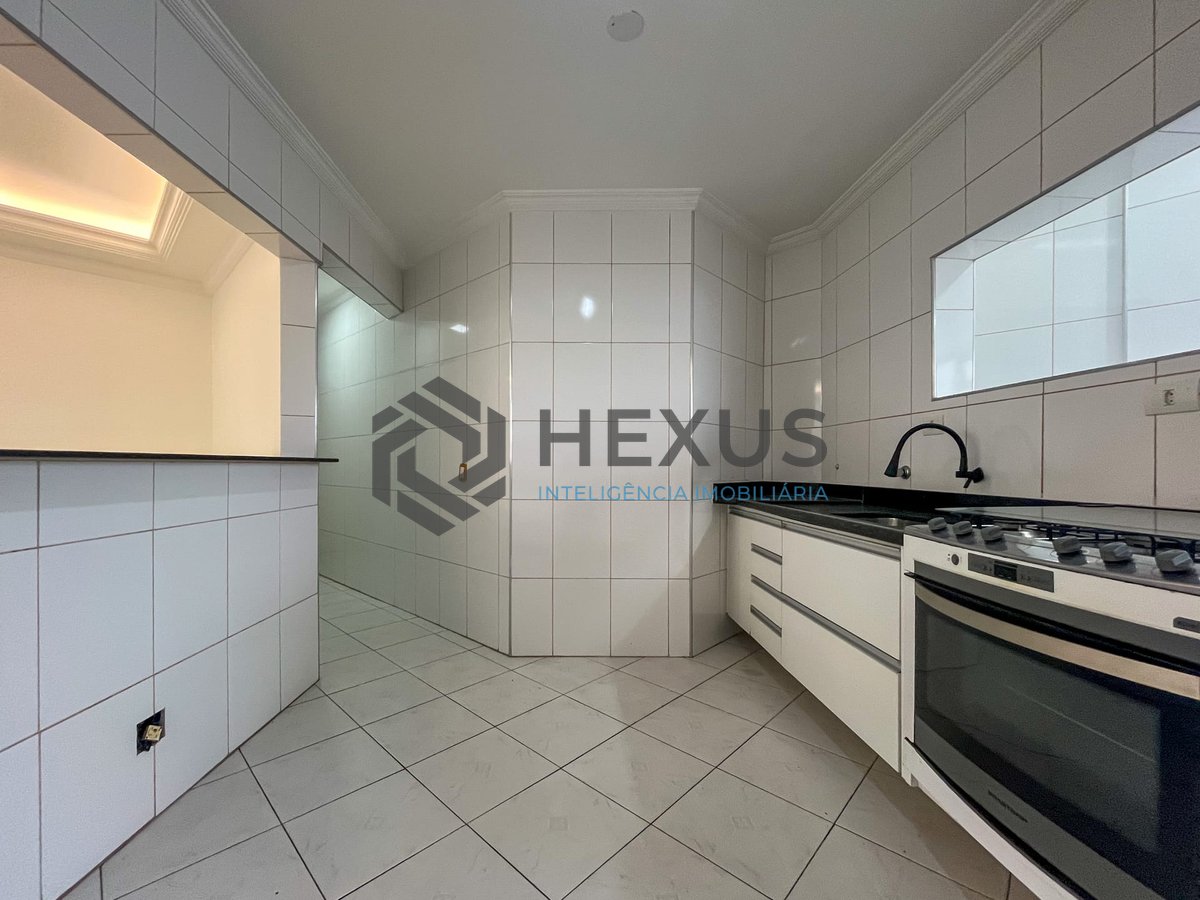 Foto 13 de Apartamento com varanda gourmet e lazer a duas quadras da Praia das Pitangueiras, Guaruja