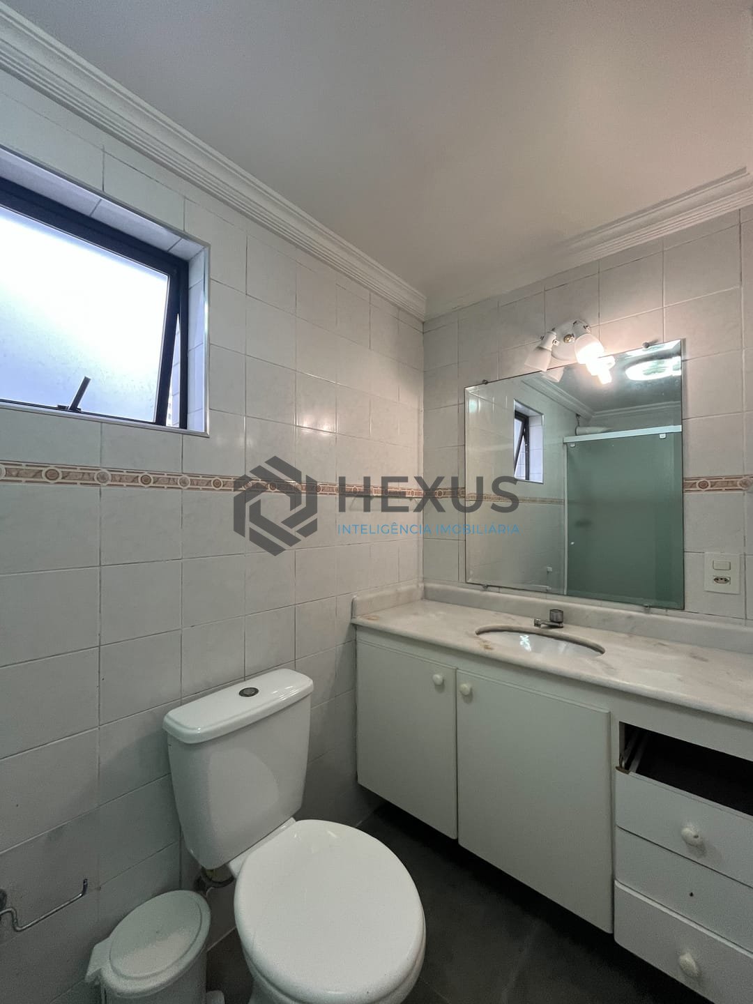 Foto 20 de Apartamento com varanda gourmet e lazer a duas quadras da Praia das Pitangueiras, Guaruja