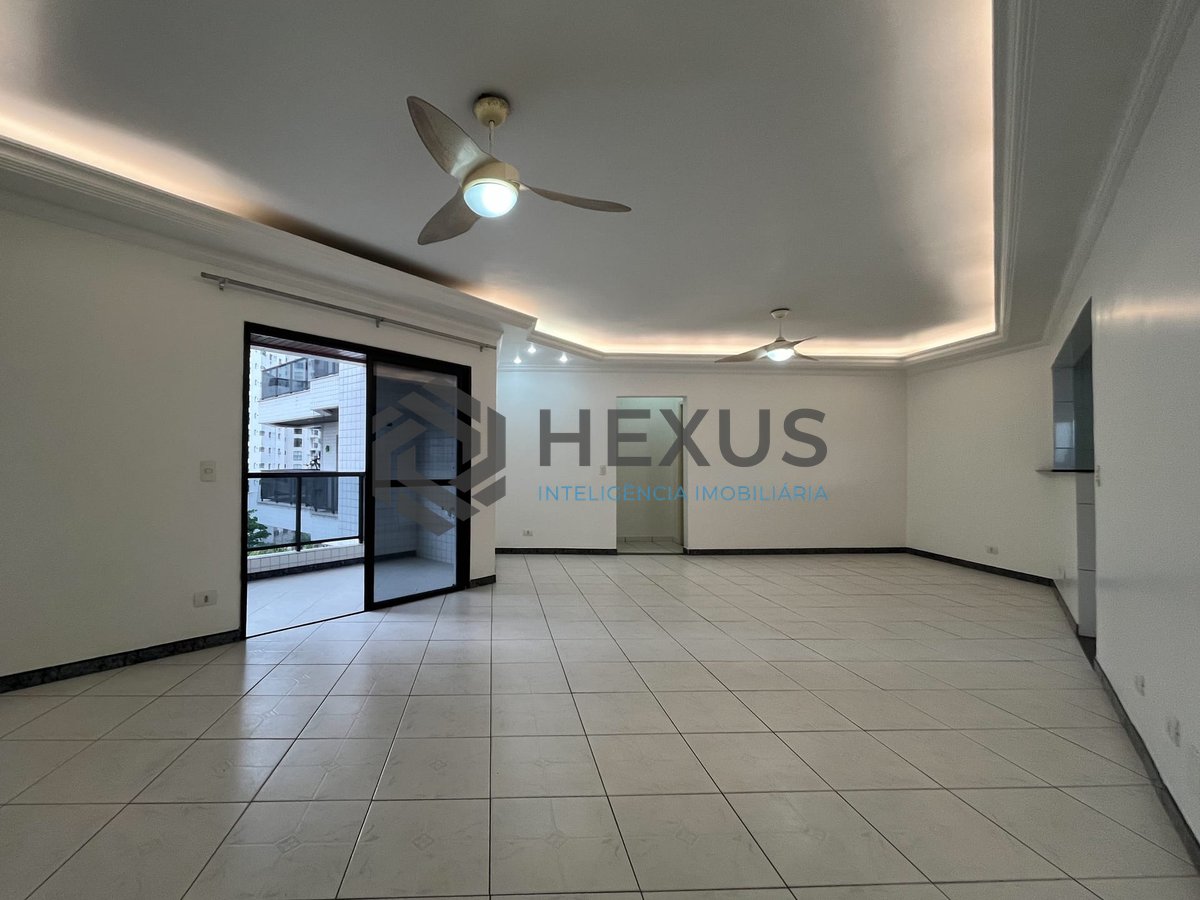 Foto 5 de Apartamento com varanda gourmet e lazer a duas quadras da Praia das Pitangueiras, Guaruja
