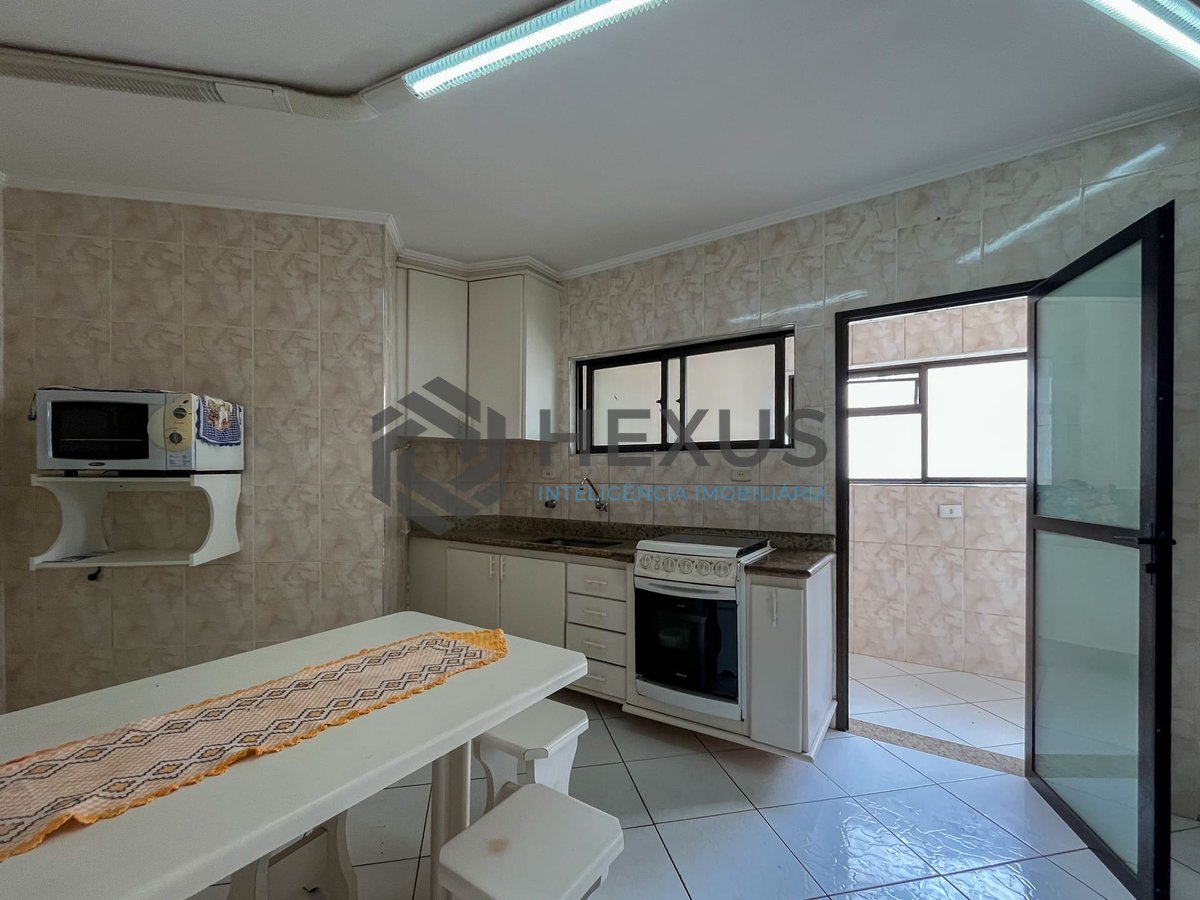 Foto 21 de Apartamento com varanda e lazer na Praia das Pitangueiras, Guaruja