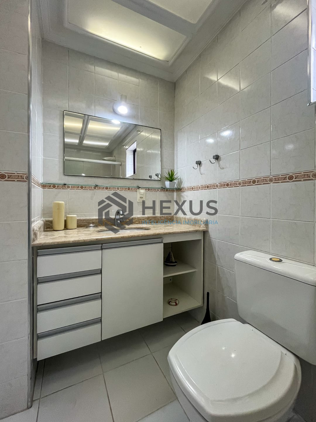 Foto 23 de Apartamento com varanda gourmet e lazer a duas quadras da Praia das Pitangueiras, Guaruja