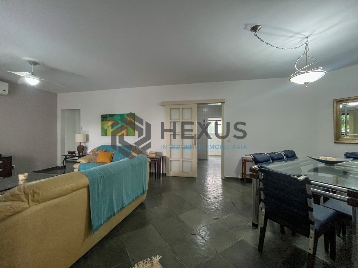 Foto 6 de Apartamento com varanda gourmet e lazer a duas quadras da Praia das Pitangueiras, Guaruja
