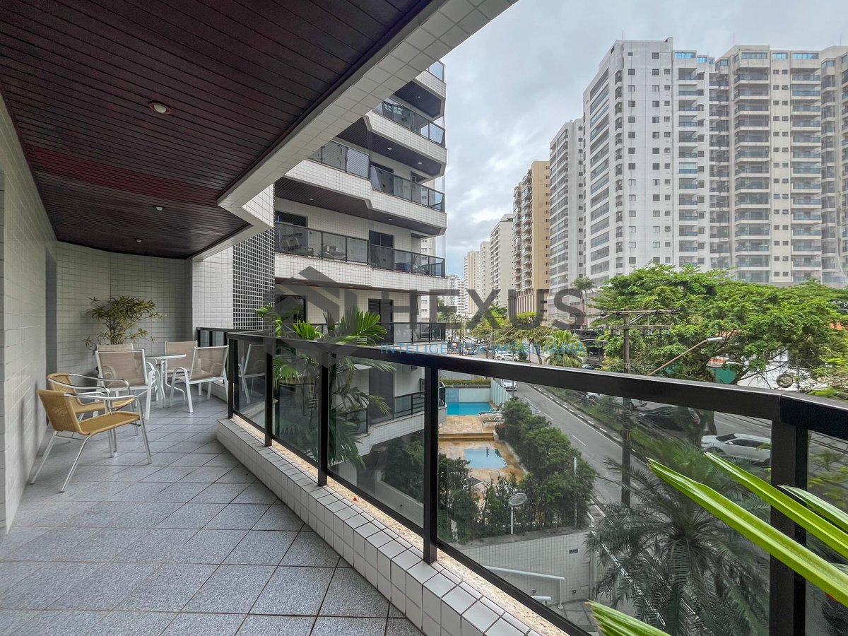 Foto 8 de Apartamento com varanda gourmet e lazer a duas quadras da Praia das Pitangueiras, Guaruja