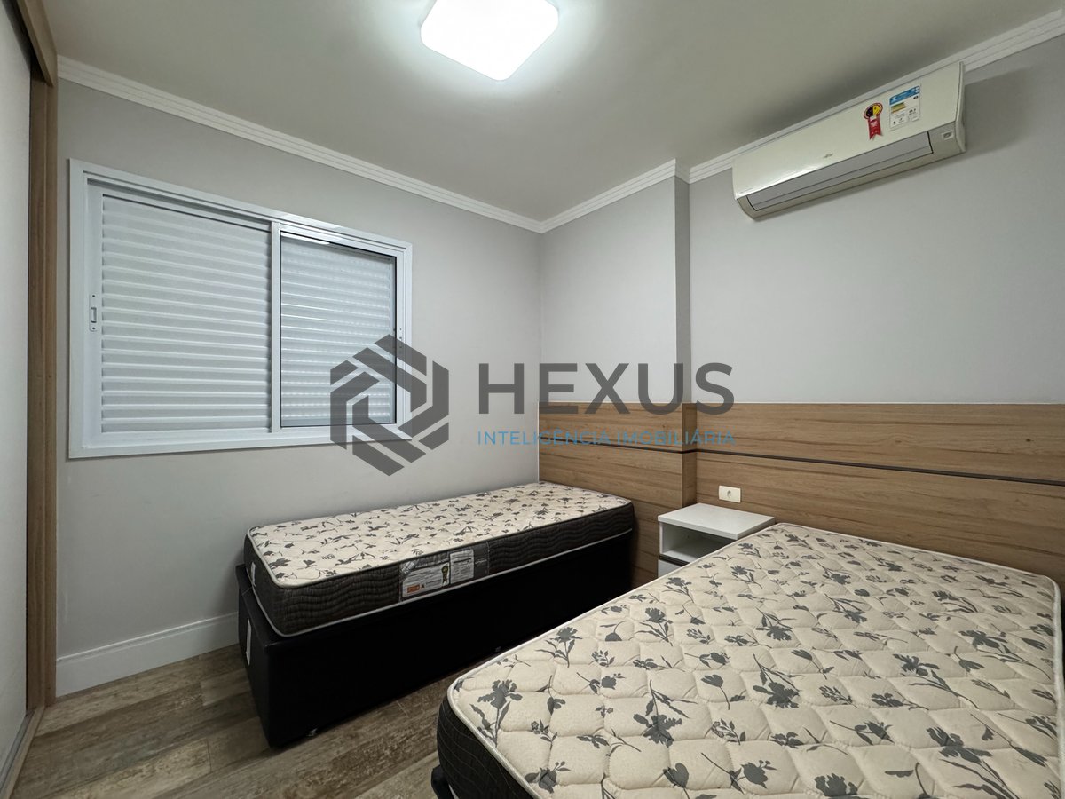 Foto 13 de Apartamento reformado com varanda gourmet e lazer a duas quadras da Praia das Pitangueiras, Guaruja