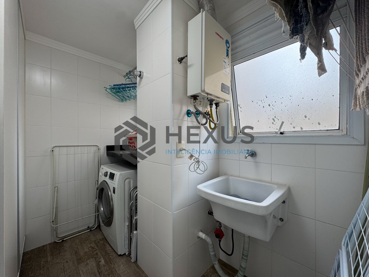 Foto 22 de Apartamento reformado com varanda gourmet e lazer a duas quadras da Praia das Pitangueiras, Guaruja