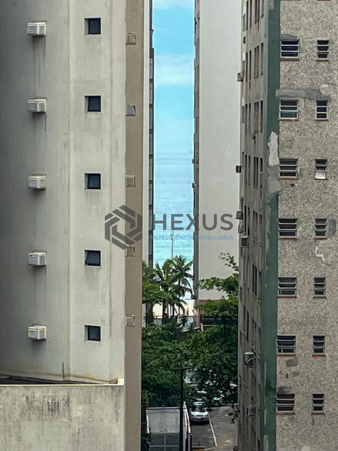 Foto 13 de Apartamento com varanda gourmet e lazer a duas quadras da Praia das Pitangueiras, Guaruja