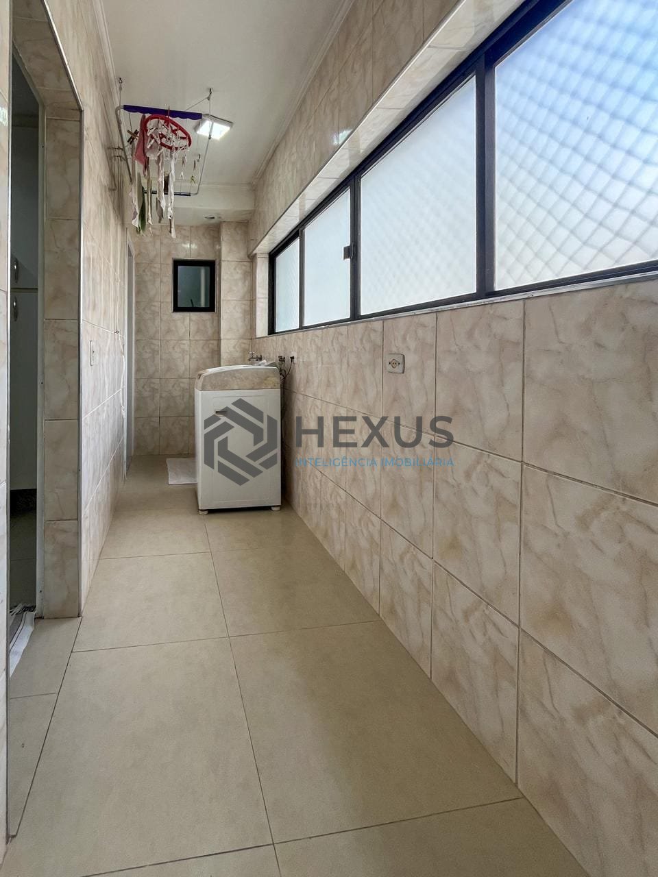 Foto 29 de Apartamento com varanda gourmet e lazer a duas quadras da Praia das Pitangueiras, Guaruja