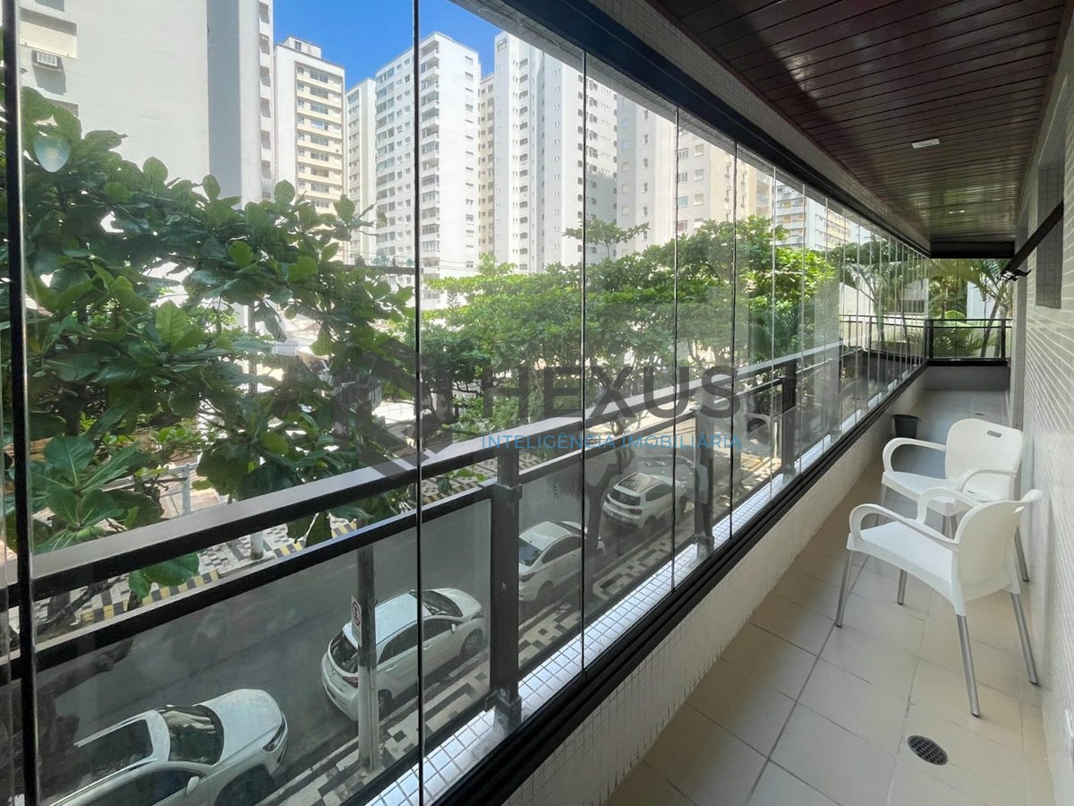 Foto 20 de Apartamento com varanda e lazer na Praia das Pitangueiras, Guaruja