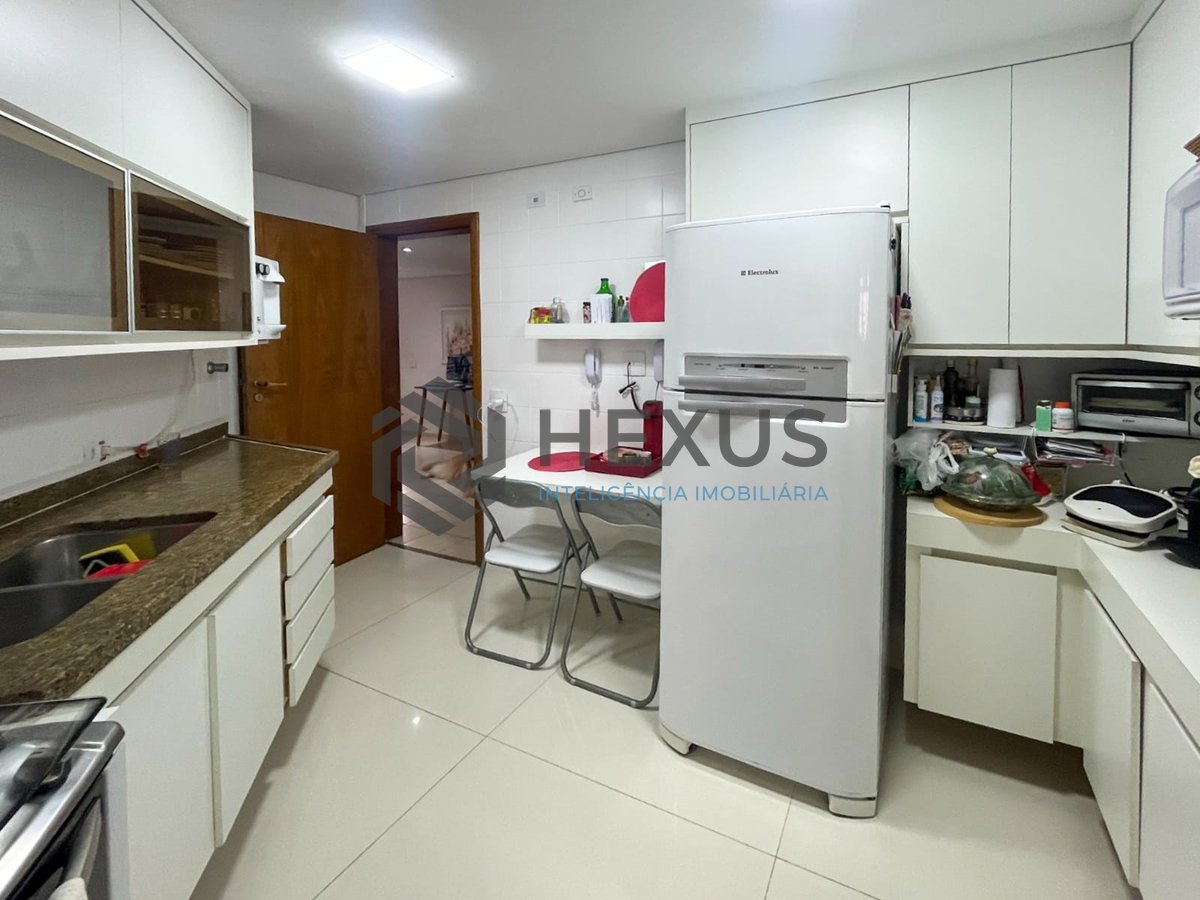 Foto 24 de Apartamento com varanda e lazer na Praia das Pitangueiras, Guaruja